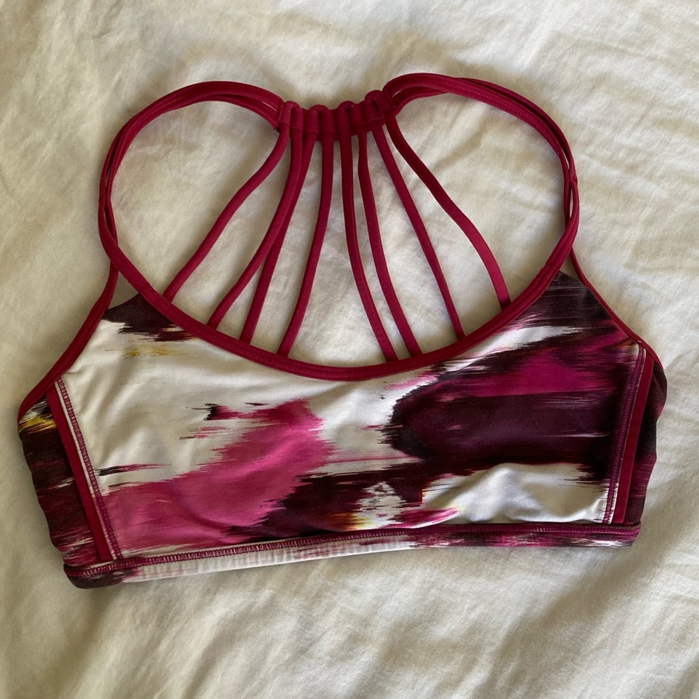 Lululemon sports bra
